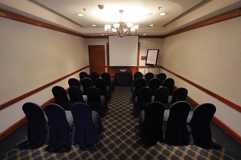 Radisson Paraiso Hotel Ciudad de México Exteriér fotografie A typical meeting room