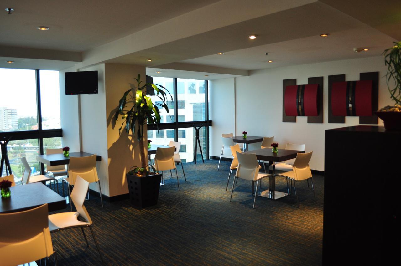 Radisson Paraiso Hotel Ciudad de México Exteriér fotografie The lounge at the airport